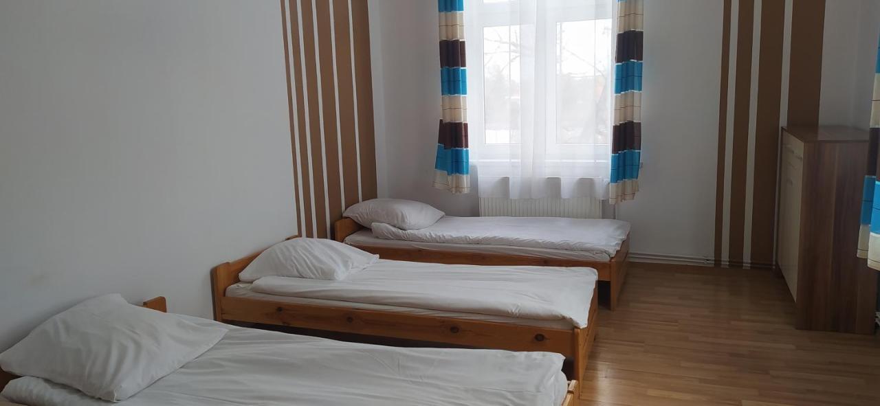 Feniks Pokoje Goscinne Malbork Chambre photo