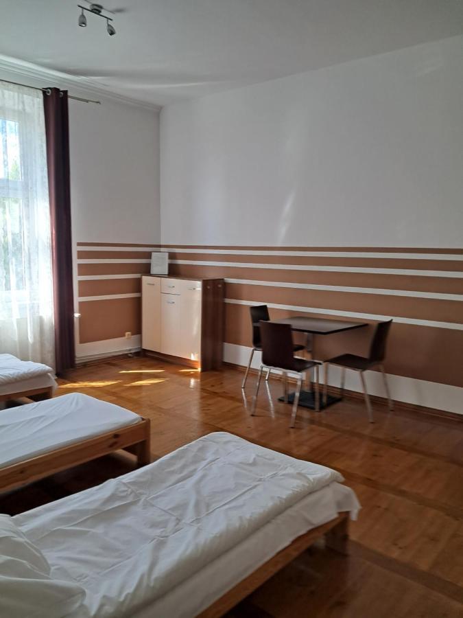 Feniks Pokoje Goscinne Malbork Chambre photo